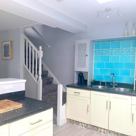 Stay In The Heart Of York At The Hampden - Free Parking - York Holiday Home Buitenkant foto