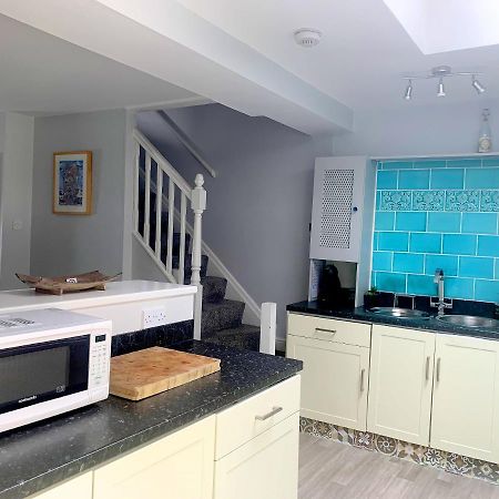 Stay In The Heart Of York At The Hampden - Free Parking - York Holiday Home Buitenkant foto