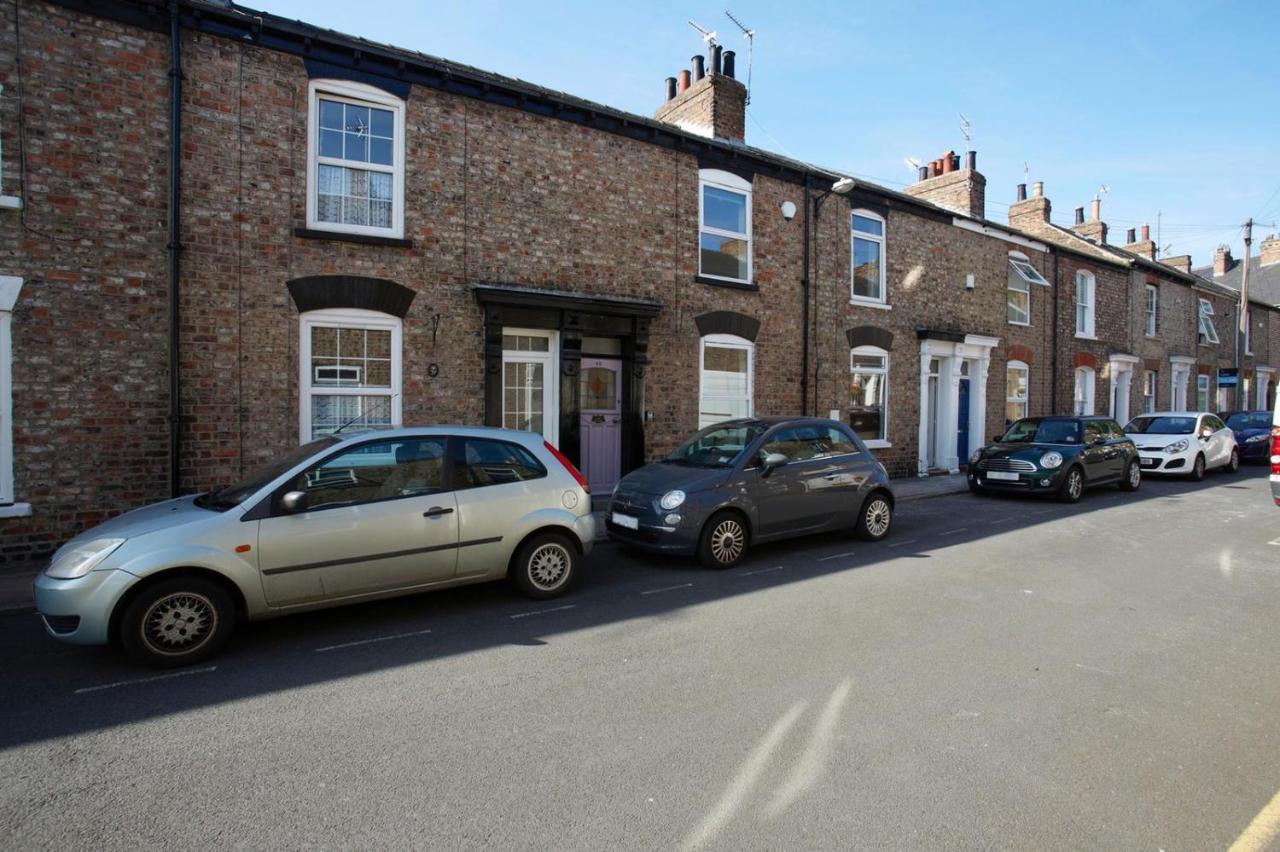 Stay In The Heart Of York At The Hampden - Free Parking - York Holiday Home Buitenkant foto