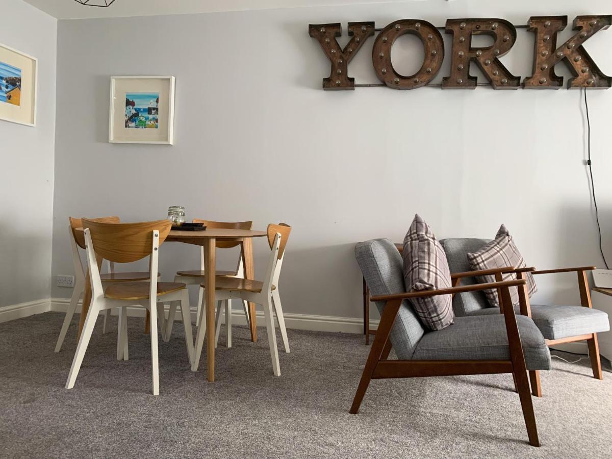 Stay In The Heart Of York At The Hampden - Free Parking - York Holiday Home Buitenkant foto