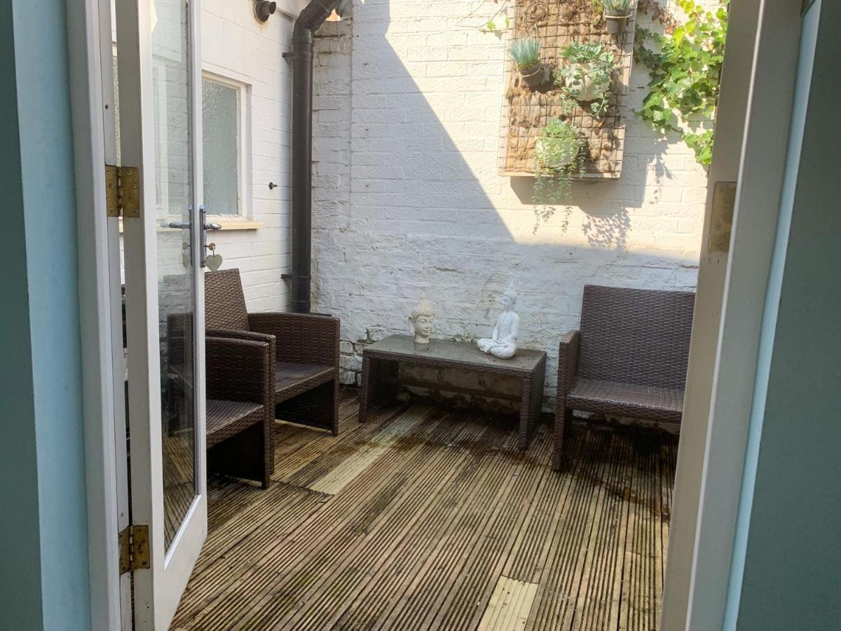 Stay In The Heart Of York At The Hampden - Free Parking - York Holiday Home Buitenkant foto