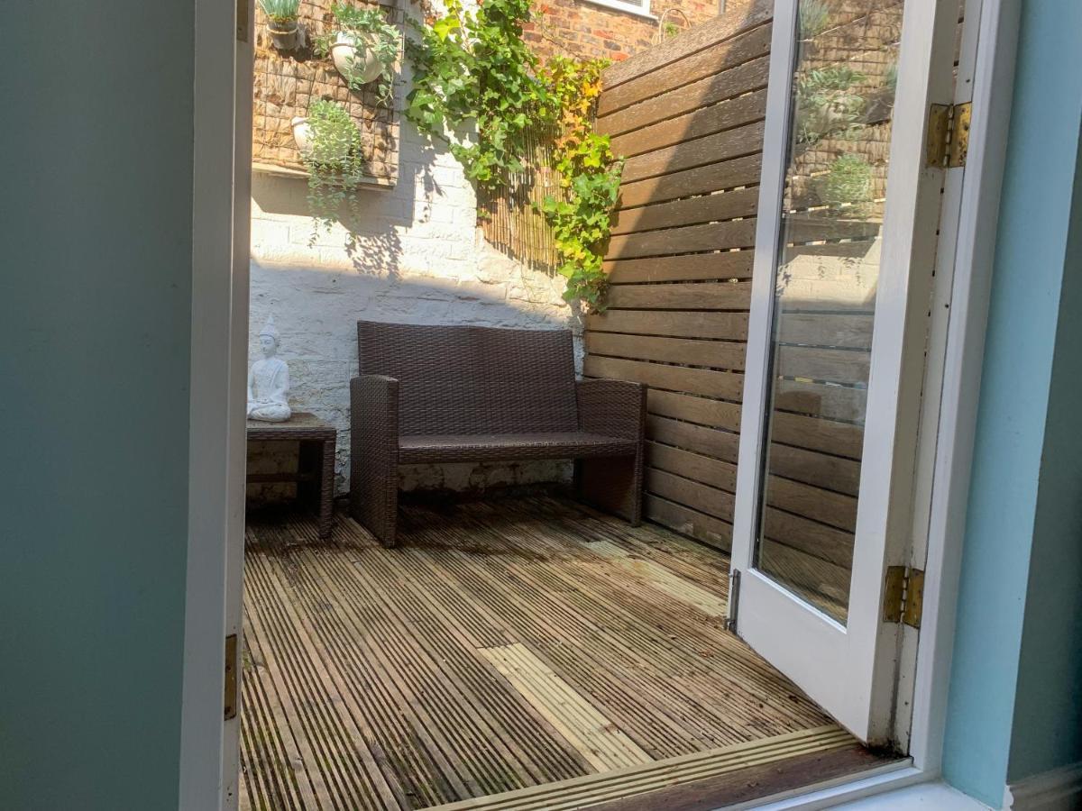 Stay In The Heart Of York At The Hampden - Free Parking - York Holiday Home Buitenkant foto
