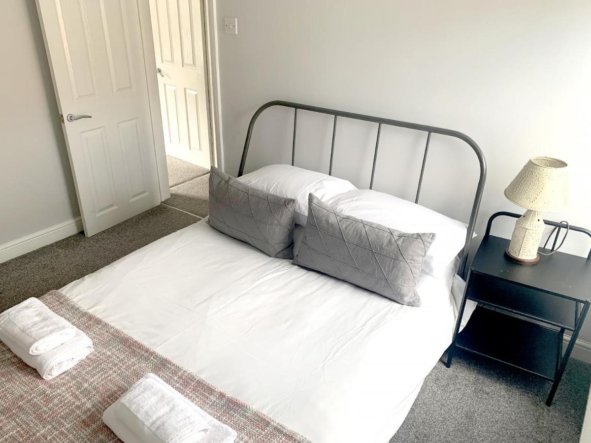 Stay In The Heart Of York At The Hampden - Free Parking - York Holiday Home Buitenkant foto