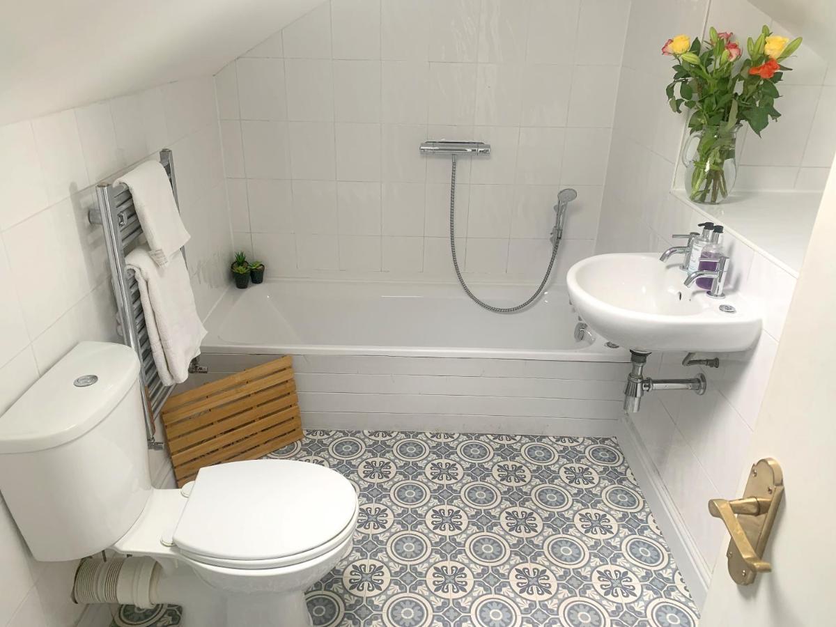 Stay In The Heart Of York At The Hampden - Free Parking - York Holiday Home Buitenkant foto