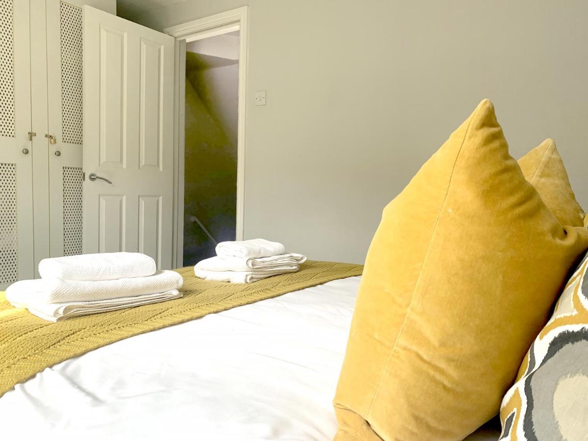 Stay In The Heart Of York At The Hampden - Free Parking - York Holiday Home Buitenkant foto