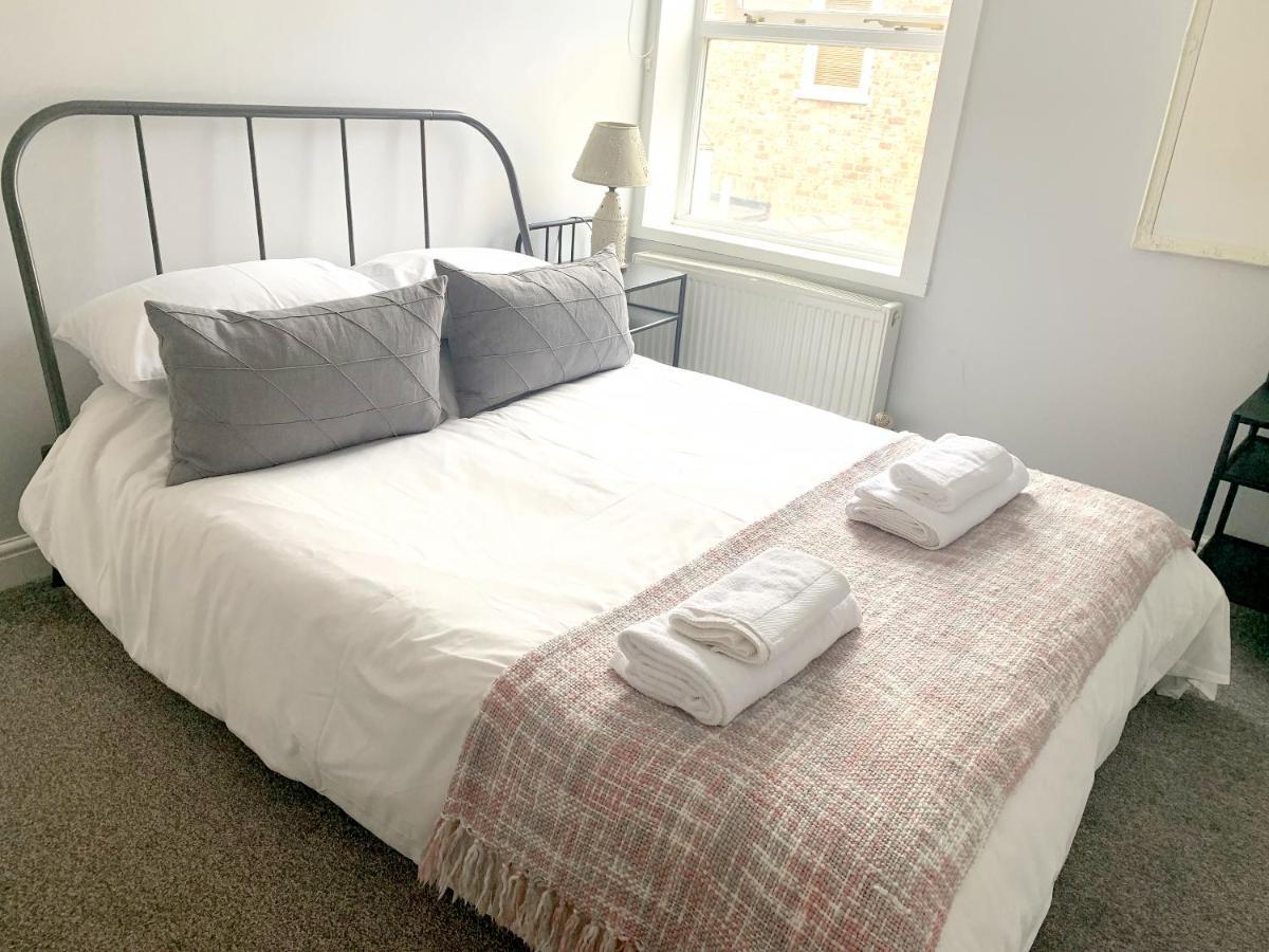Stay In The Heart Of York At The Hampden - Free Parking - York Holiday Home Buitenkant foto