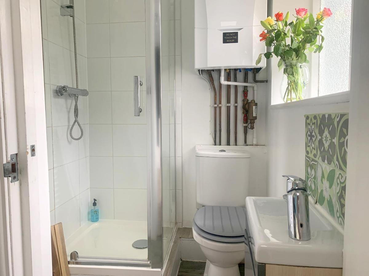 Stay In The Heart Of York At The Hampden - Free Parking - York Holiday Home Buitenkant foto