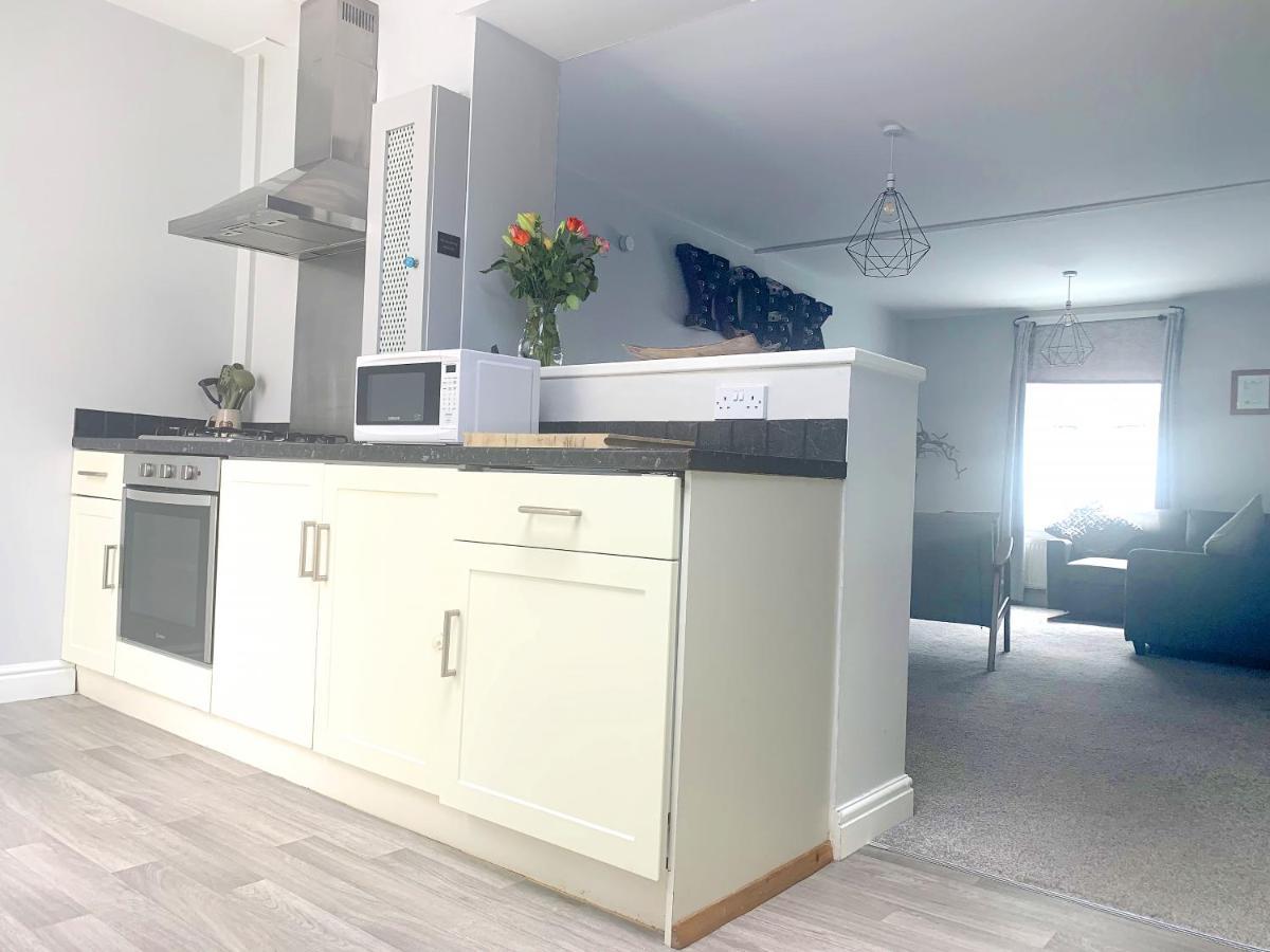 Stay In The Heart Of York At The Hampden - Free Parking - York Holiday Home Buitenkant foto