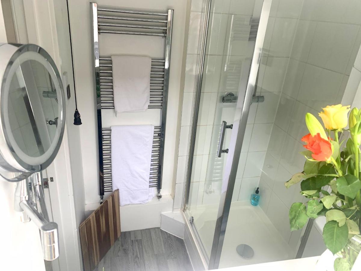 Stay In The Heart Of York At The Hampden - Free Parking - York Holiday Home Buitenkant foto