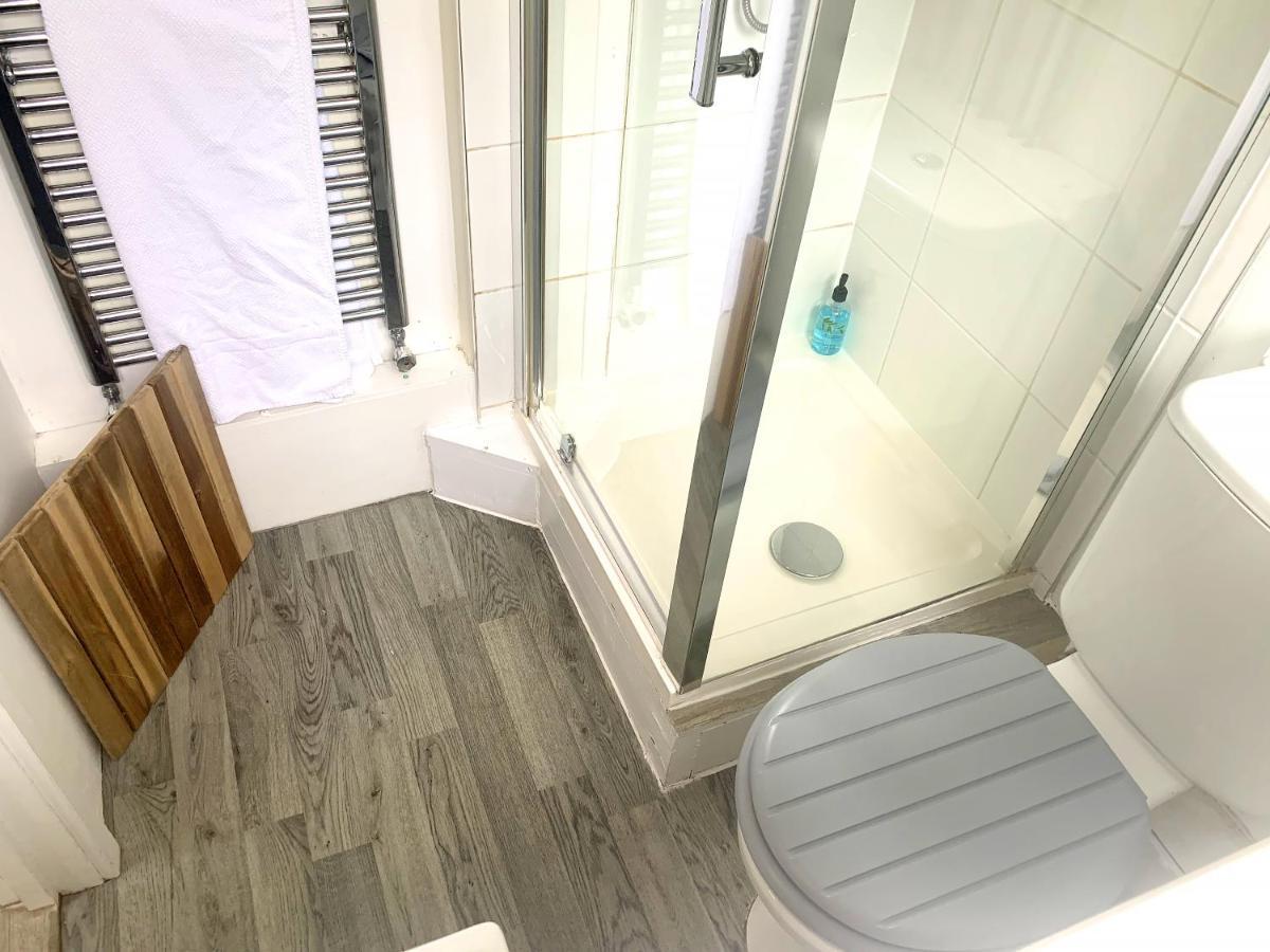 Stay In The Heart Of York At The Hampden - Free Parking - York Holiday Home Buitenkant foto