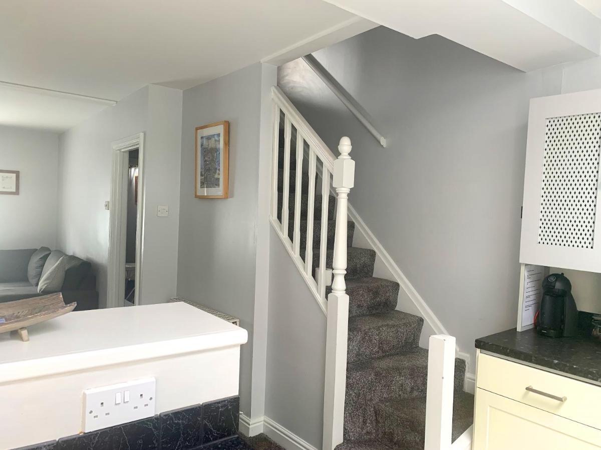 Stay In The Heart Of York At The Hampden - Free Parking - York Holiday Home Buitenkant foto