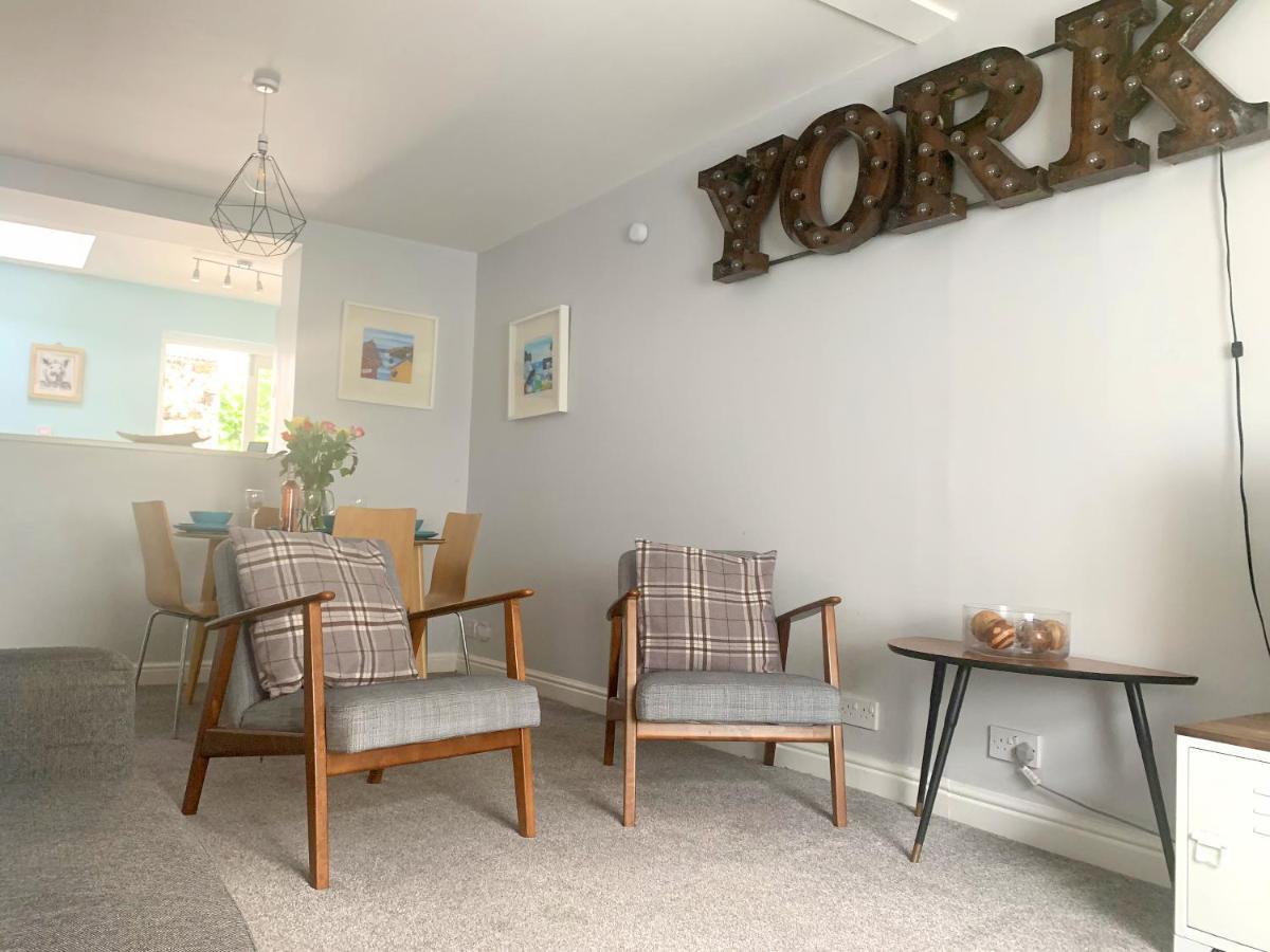 Stay In The Heart Of York At The Hampden - Free Parking - York Holiday Home Buitenkant foto