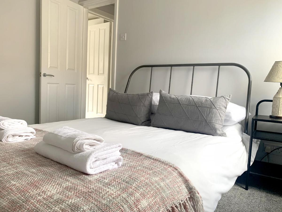 Stay In The Heart Of York At The Hampden - Free Parking - York Holiday Home Buitenkant foto