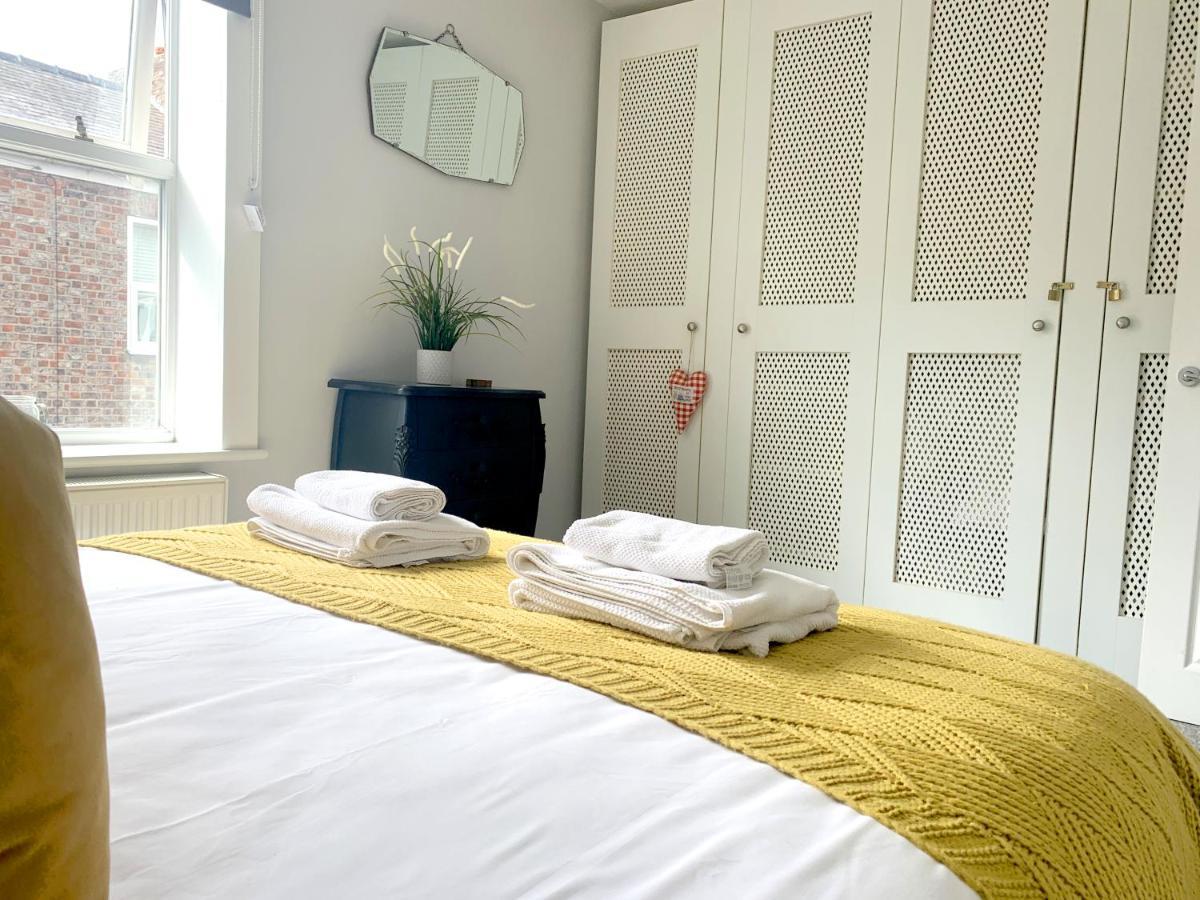 Stay In The Heart Of York At The Hampden - Free Parking - York Holiday Home Buitenkant foto