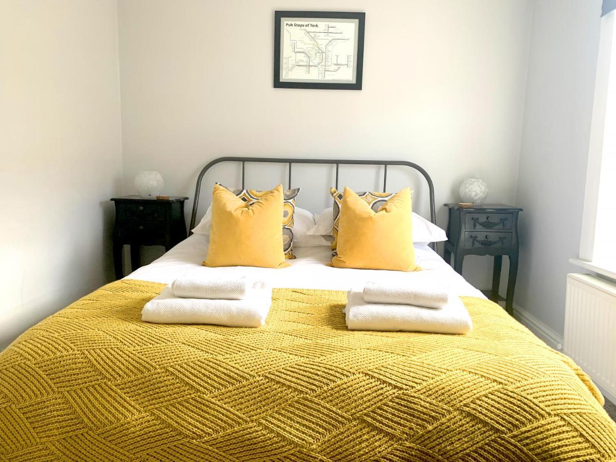 Stay In The Heart Of York At The Hampden - Free Parking - York Holiday Home Buitenkant foto